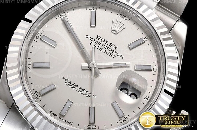 1104 ComfortFit R2DJ0257A – DJ2 41mm 658